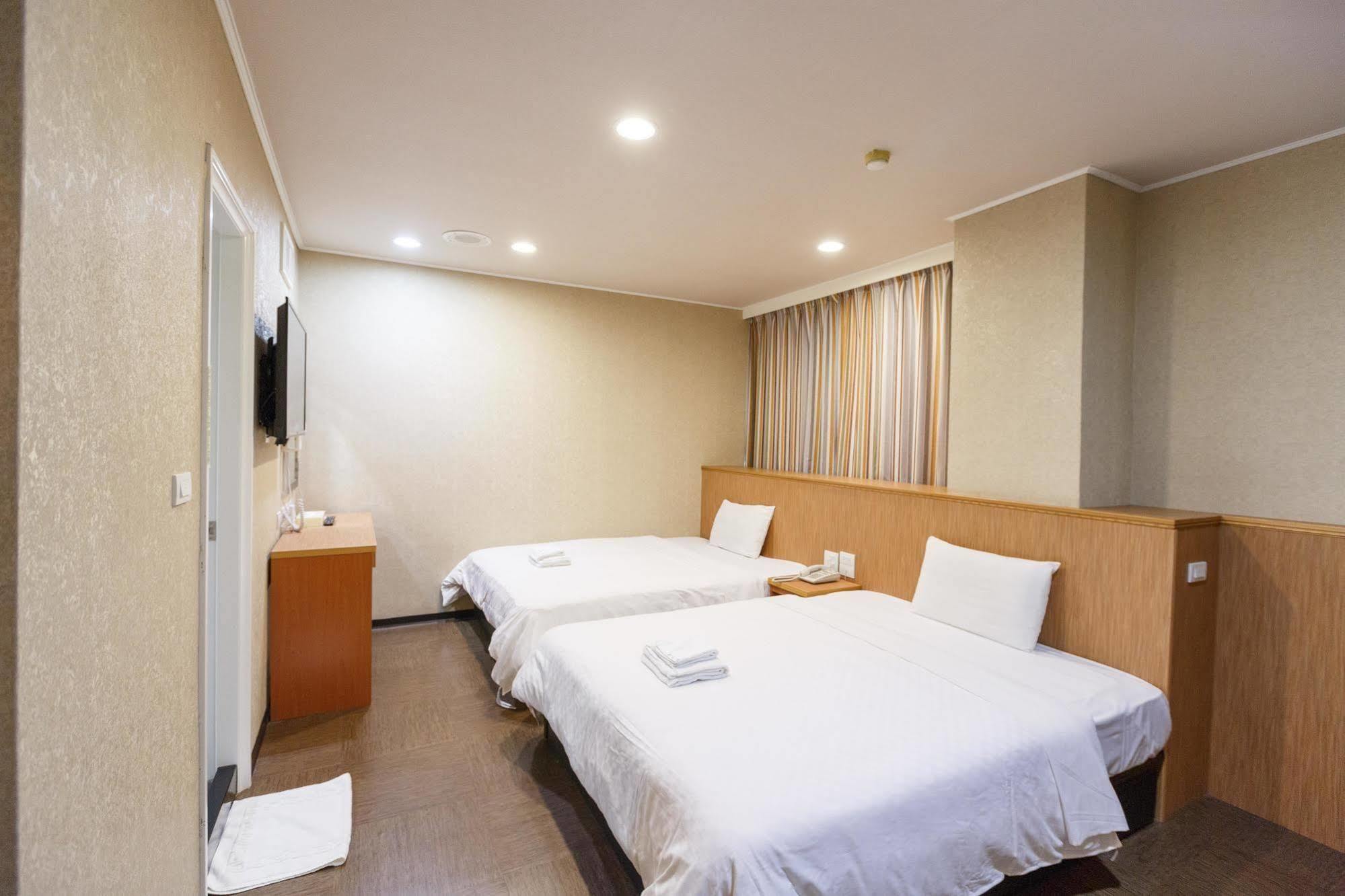 Huahou Hotel Cao Hùng Ngoại thất bức ảnh