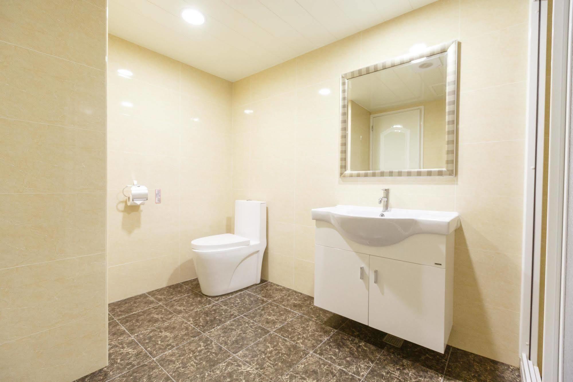 Huahou Hotel Cao Hùng Ngoại thất bức ảnh