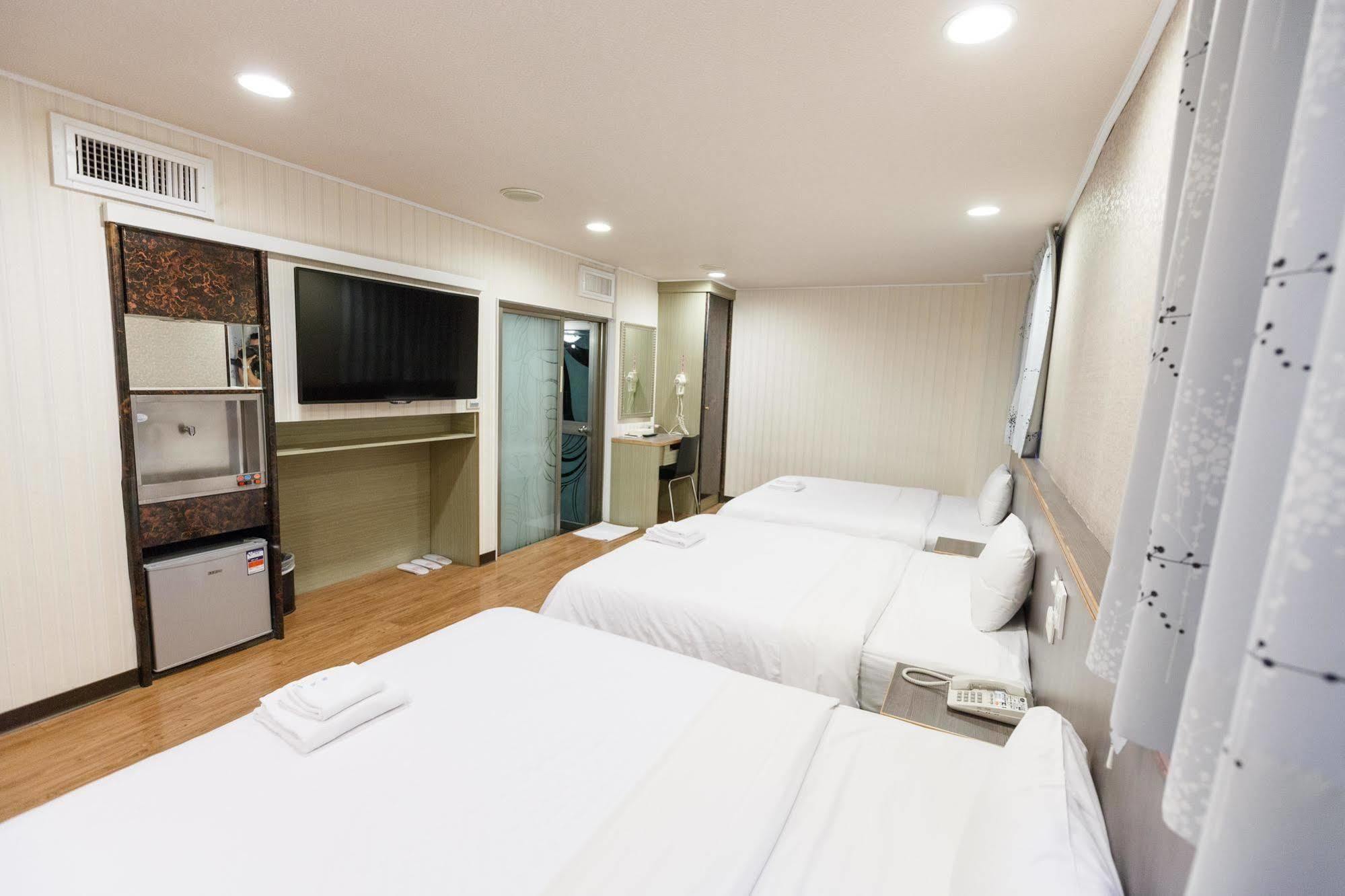 Huahou Hotel Cao Hùng Ngoại thất bức ảnh